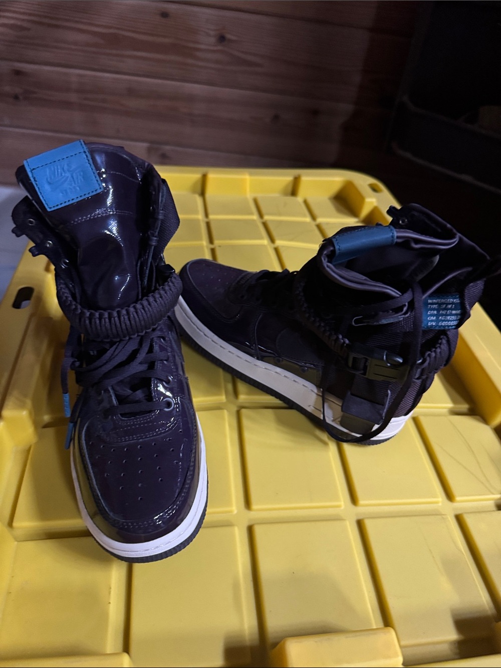 Nike Kids High-Top Sneakers in Dark Purple with Blue Tabs